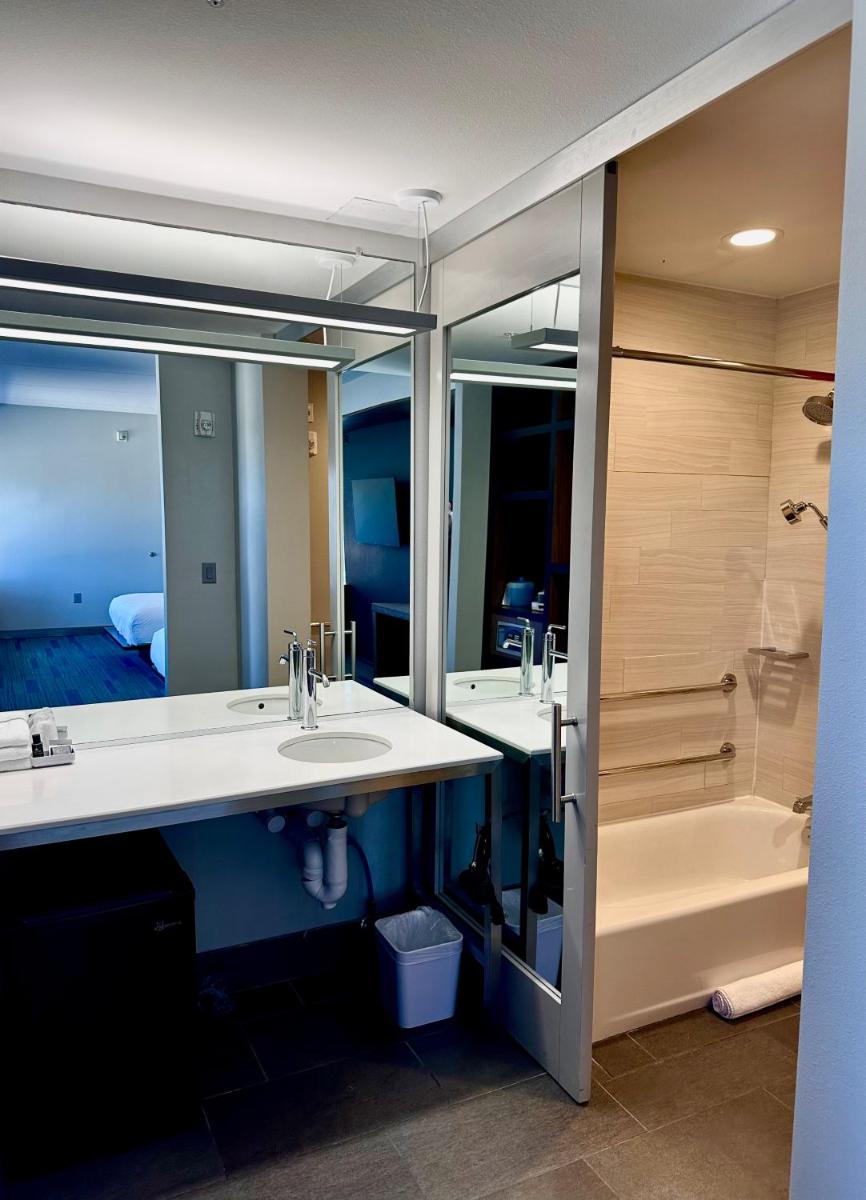 Aloft Austin Northwest - image 3