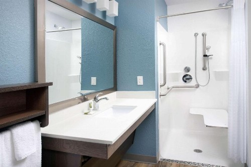WoodSpring Suites Austin South Central I-35 - image 9