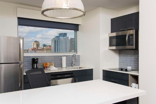 Hyatt House Austin/Downtown - image 10