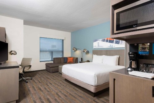 Hyatt House Austin/Downtown - image 2