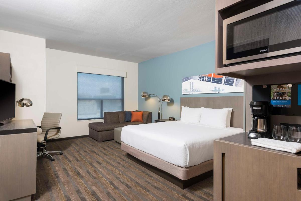 Hyatt House Austin/Downtown - image 2