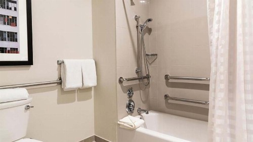 Hyatt House Austin/Downtown - image 31