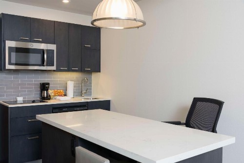 Hyatt House Austin/Downtown - image 6