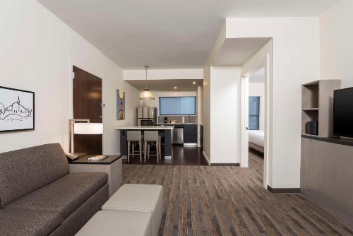 Hyatt House Austin/Downtown - image 7