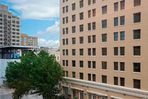 Aloft Austin Downtown - image 8