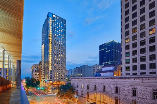 Element Austin Downtown - image 1