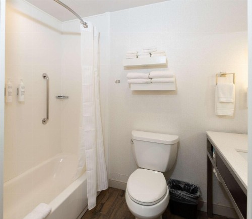 Hilton Garden Inn Austin Airport - image 25