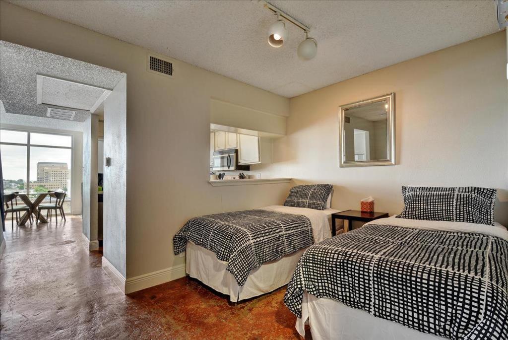 Littlefield Lofts #707 - image 2