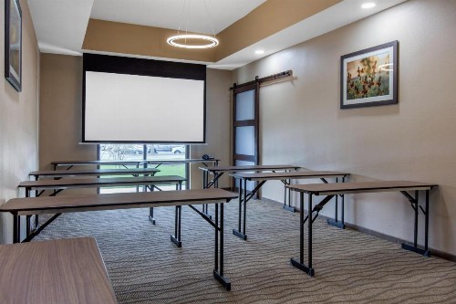 Comfort Suites - South Austin - image 14