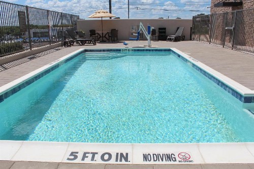 Comfort Suites - South Austin - image 4
