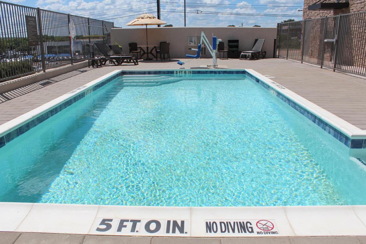 Comfort Suites - South Austin - image 4