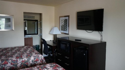 Village Motor Inn - image 7