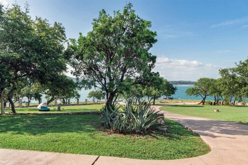 Comanche Trail Guest House - image 17