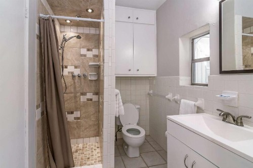 Comanche Trail Guest House - image 32