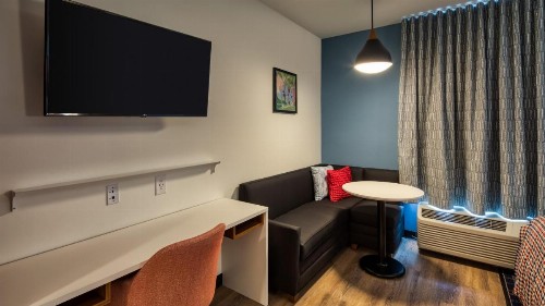Uptown Suites Extended Stay Austin TX- Round Rock - image 4