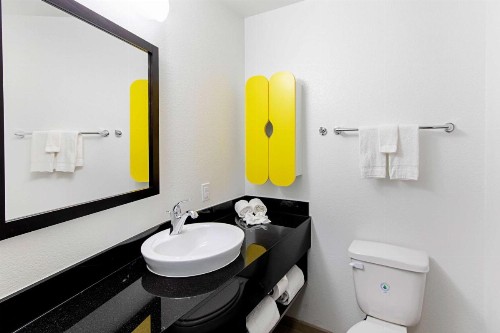 Studio 6 Austin Airport - image 11