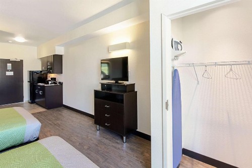 Studio 6 Austin Airport - image 33
