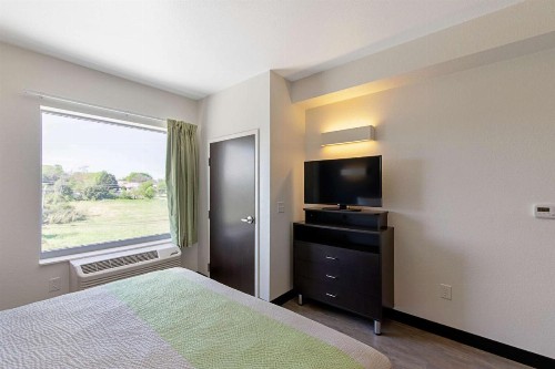Studio 6 Austin Airport - image 9
