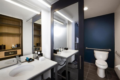 Aloft Austin Airport - image 12