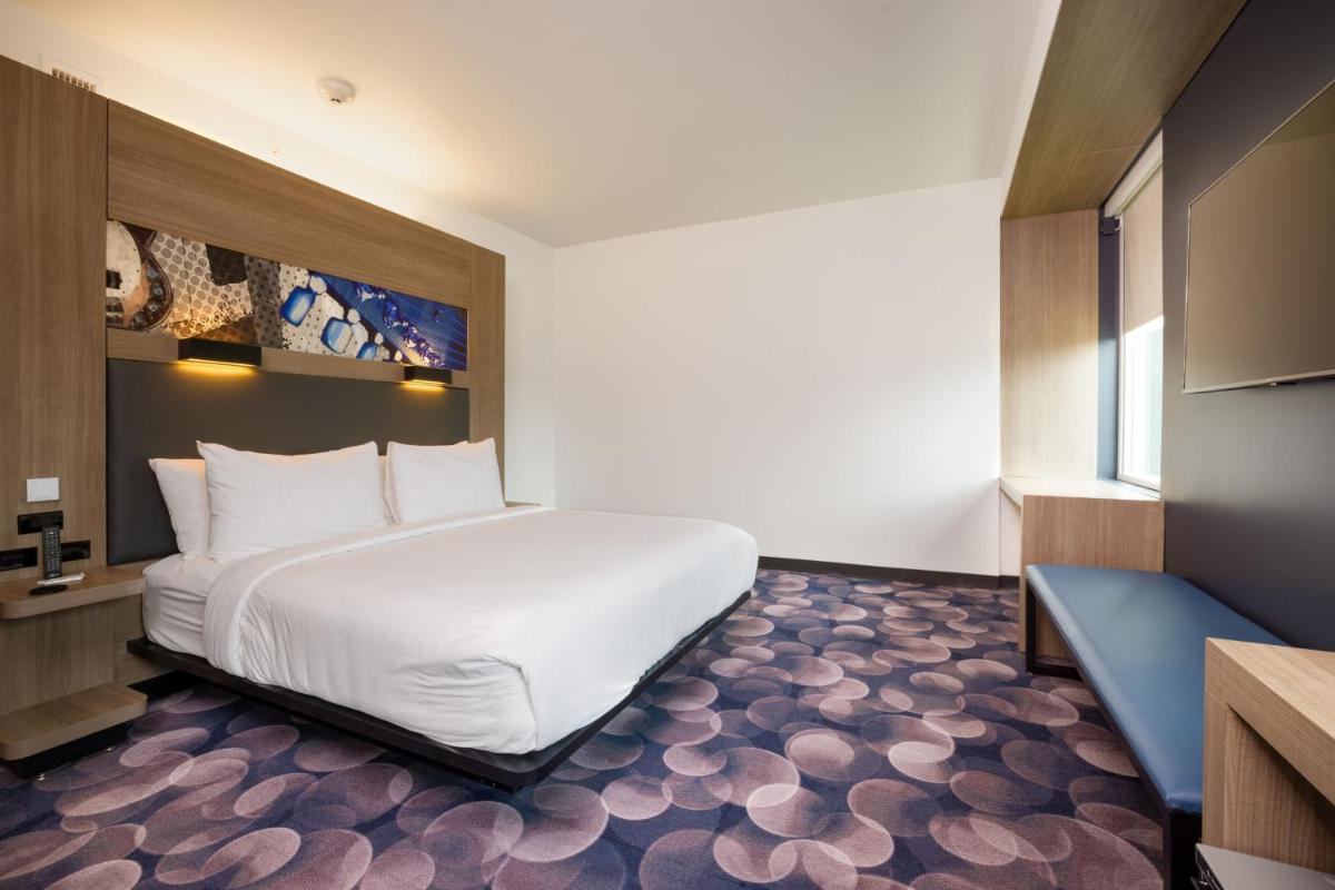 Aloft Austin Airport - image 5