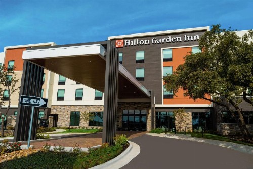 Hilton Garden Inn Cedar Park Austin - image 1