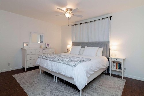 Newning 1BR Condo with pool - image 7