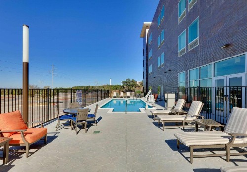 La Quinta Inn & Suites by Wyndham Lakeway - image 14