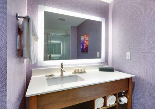 La Quinta Inn & Suites by Wyndham Lakeway - image 18
