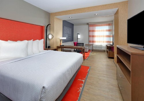 La Quinta Inn & Suites by Wyndham Lakeway - image 24
