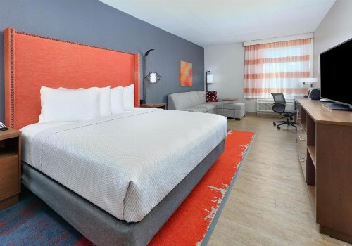 La Quinta Inn & Suites by Wyndham Lakeway - image 32