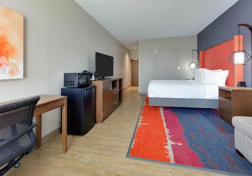 La Quinta Inn & Suites by Wyndham Lakeway - image 42