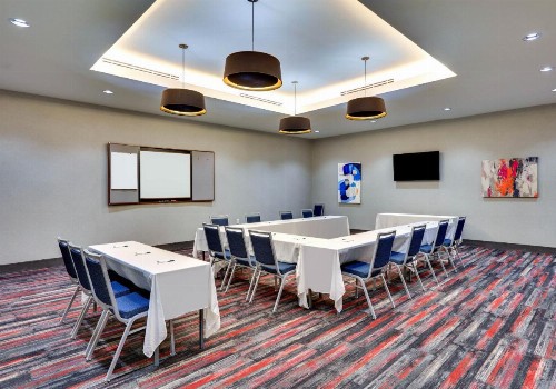 La Quinta Inn & Suites by Wyndham Lakeway - image 47