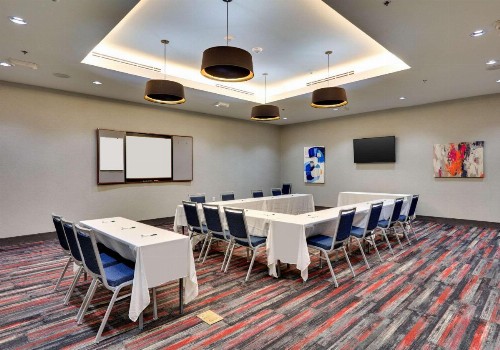 La Quinta Inn & Suites by Wyndham Lakeway - image 8