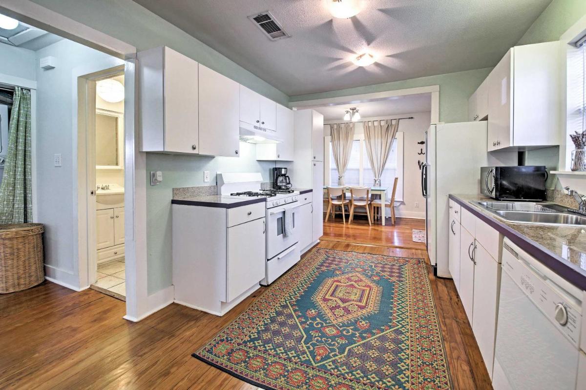 Trendy Austin Soul Home Steps to South Congress! - image 7