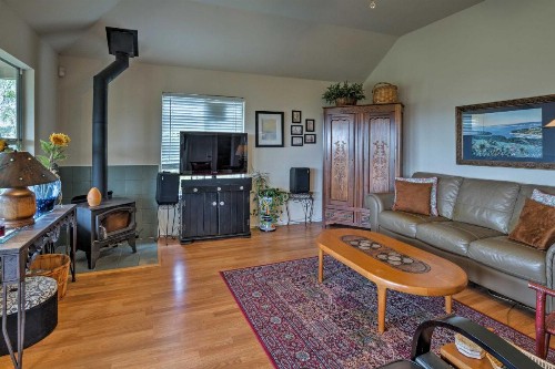 Austin Home with 2 Decks and Views Mins to 2 Lakes! - image 5