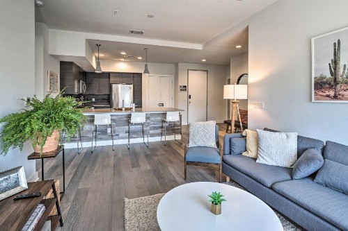 Modern Chic Condo with Balcony and Pool Walk to Downtown - image 12