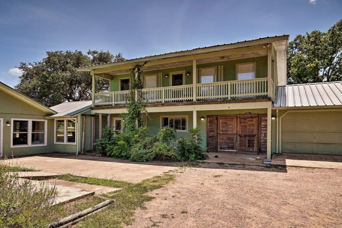 Renovated Austin Apt. w/ Pool at Stunt Ranch! - image 4