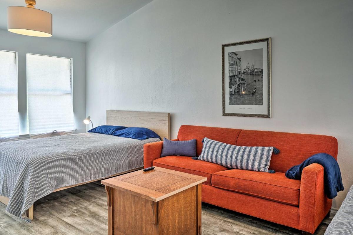 Renovated Austin Apt. w/ Pool at Stunt Ranch! - image 5