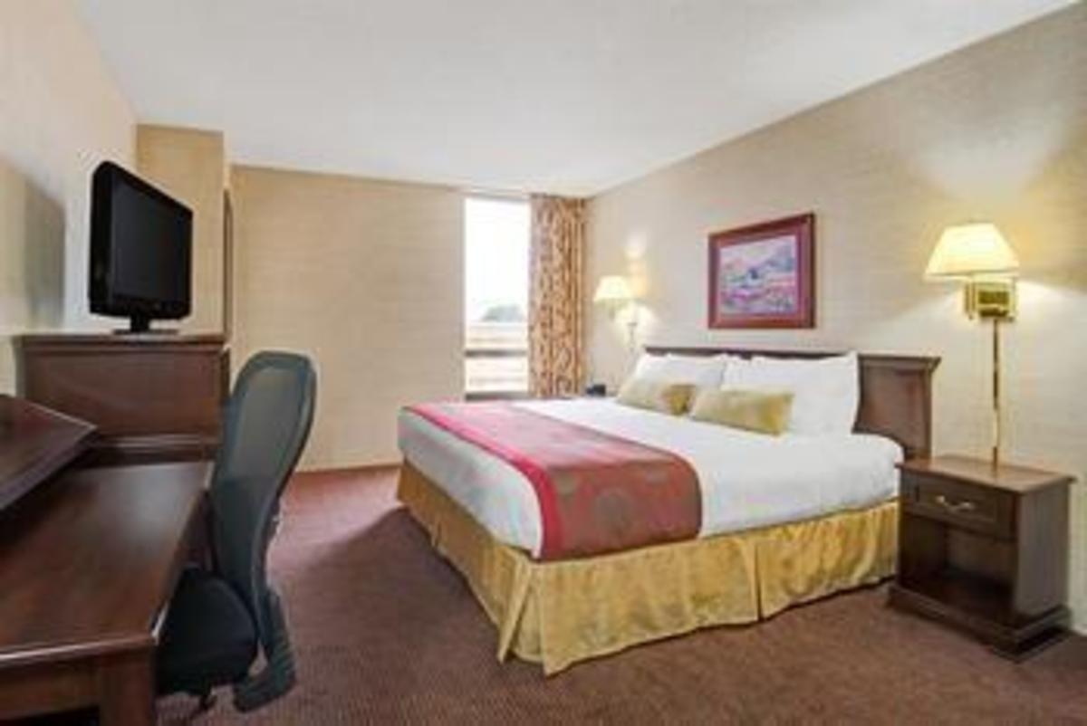 Ramada Austin Central - main image