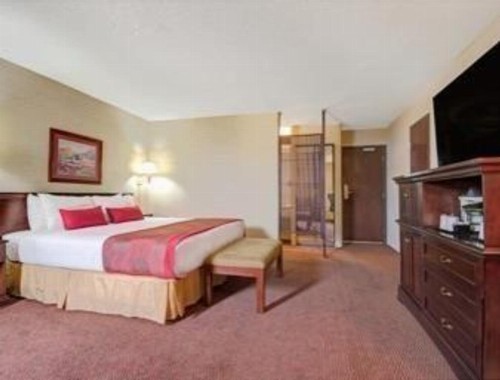 Ramada Austin Central - image 2