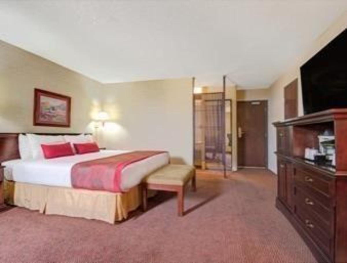 Ramada Austin Central - image 2