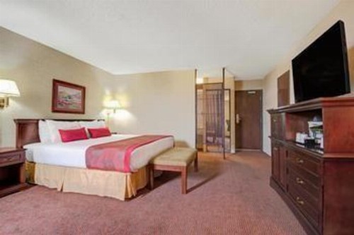 Ramada Austin Central - image 5