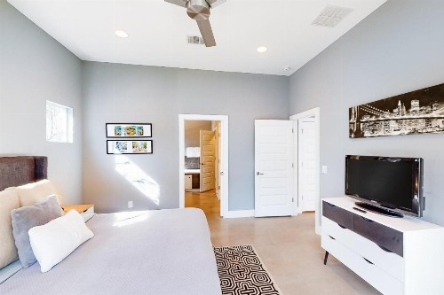East Austin Charmer - image 10