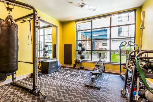Sentral Studio Apt on East 6th St - image 10