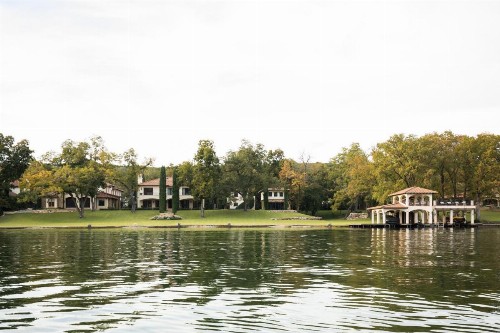 THE ABOVE CROWN JEWEL ON LAKE AUSTIN estate - image 9