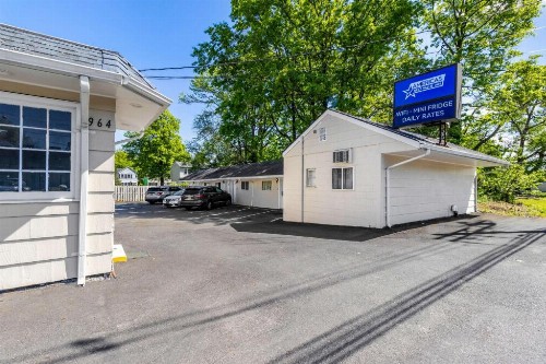 Hollywood Motel - image 14