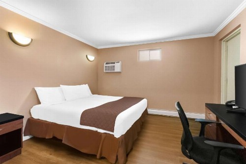 Hollywood Motel - image 31