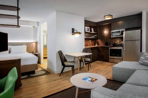 Residence Inn by Marriott Miami Aventura Mall - image 1
