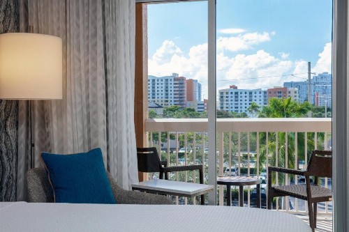 Courtyard by Marriott Miami Aventura Mall - image 11