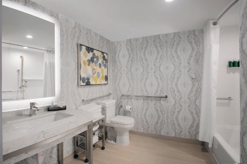 Courtyard by Marriott Miami Aventura Mall - image 13